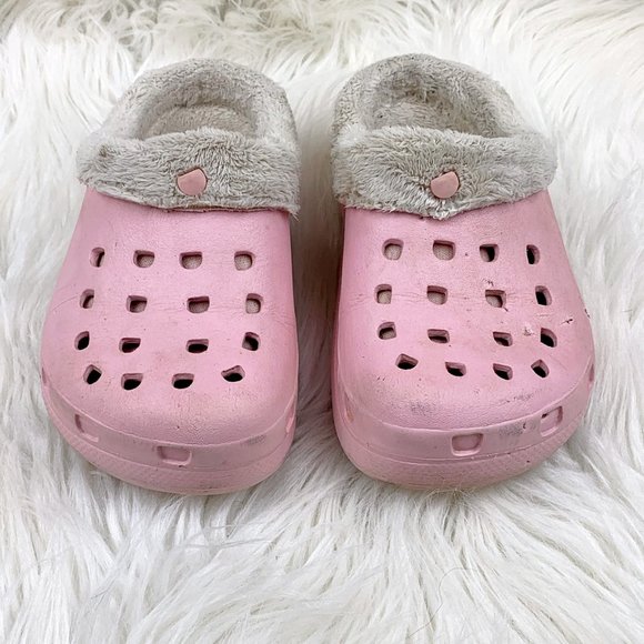 $5 CLEARANCE! Target Fur-Lined All-Weather Slip-On Clog - Picture 7 of 13